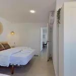 El Puerto De *